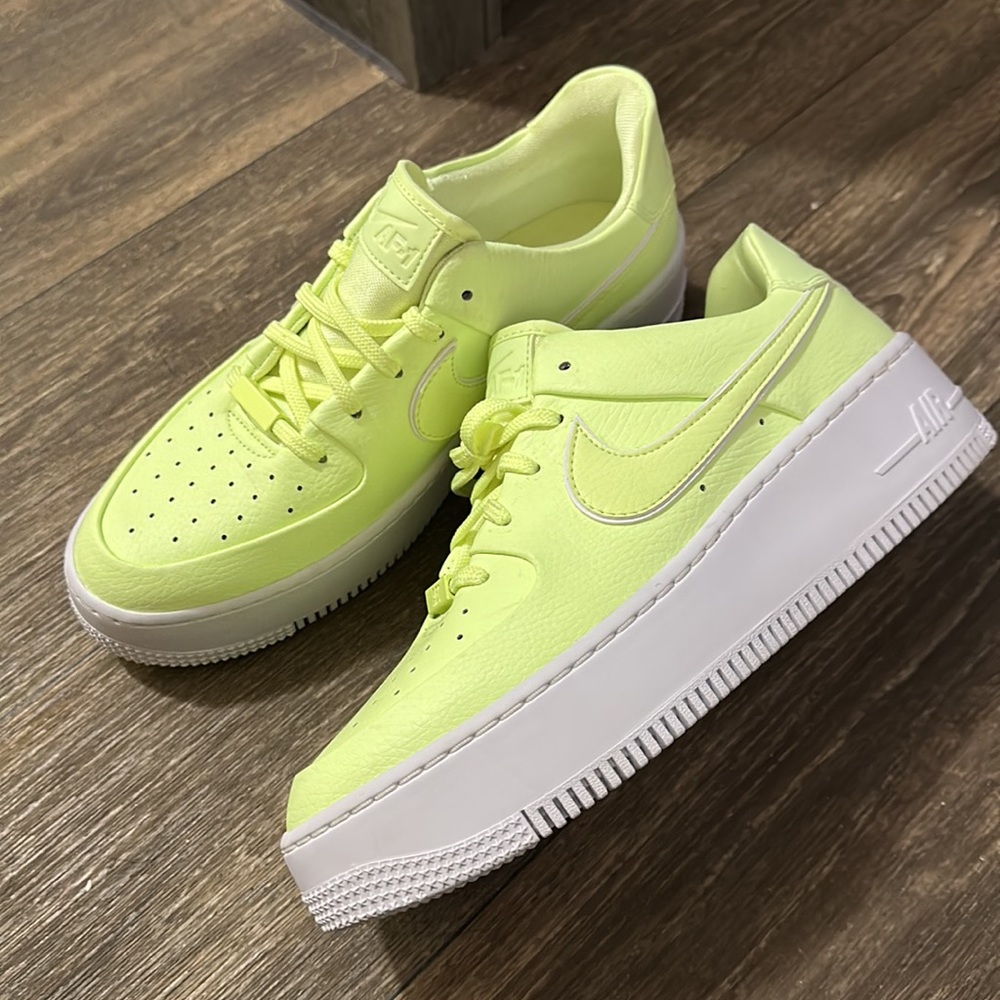 Wmns Air Force 1 Sage Low ‘Barely Volt'